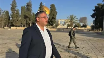بن جفير يقتحم المسجد الأقصى وسط حماية قوات الاحتلال