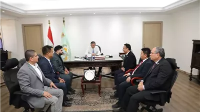 وزيرالزراعةيبحث مع