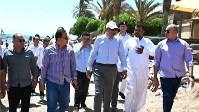 محافظ جنوب سيناء يتفقد المناطق المحرومة من الصرف الصحي بالعصلة