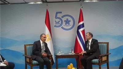 وزير الخارجية يبحث مع نظيره النرويجي التطورات الإقليمية