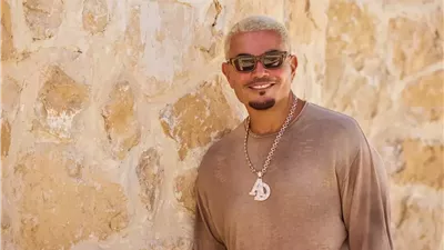 عمرو دياب يكتسح جميع منصات الموسيقى ويتصدرها بألبومه 