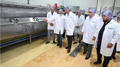 وزير الصناعة يتفقد 4 مصانع للصناعات الغذائية والهندسية والملابس الجاهزة بالمنطقة الصناعية الثانية بالإسماعيلية