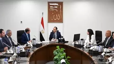 رئيس الوزراء يُتابع ملف تشغيل وصيانة محطات معالجة الصرف الصحي