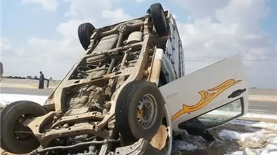 إصابة 10 عمال أثر انقلاب سيارة ربع نقل بجمصة
