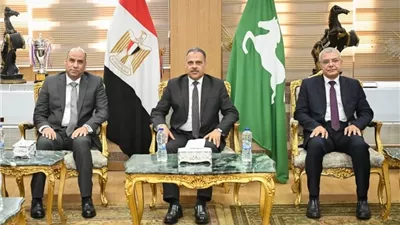 وزير العمل يبدأ جولته الميدانية بالشرقية لدعم التشغيل والاستثمار