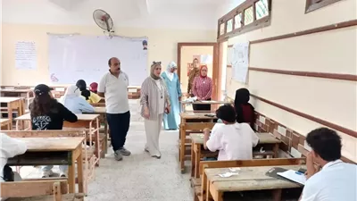 سحر الخولي تتفقد لجان الدور الثاني للشهادة الإعدادية بالسويس