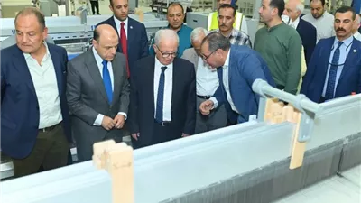 نائب رئيس الوزراء: الطاقات الإنتاجية تمثل نقلة في تحديث الغزل