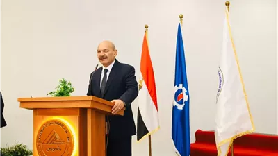 محافظ السويس يشهد فعاليات مبادرة بالعلم نبني