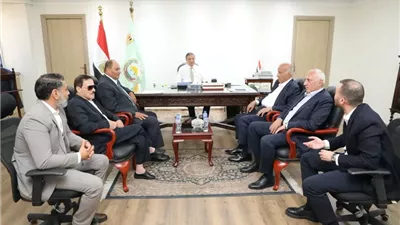 وزير الزراعة يبحث دعم صناعة الدواجن وفتح أسواق تصديرية جديدة