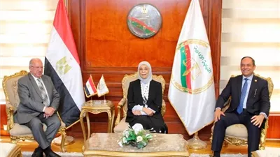 رئيسة النيابة الإدارية تتلقى تهاني أندية المستشارين بالإسكندرية