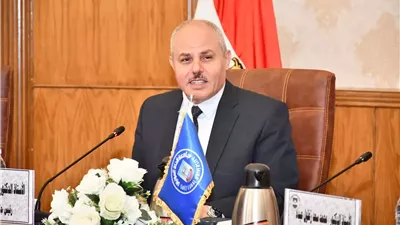 رئيس جامعة قناة السويس يعتمد نتيجة ليسانس كلية الألسن