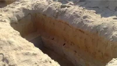 ما يُسن بعد دفن الميت؟