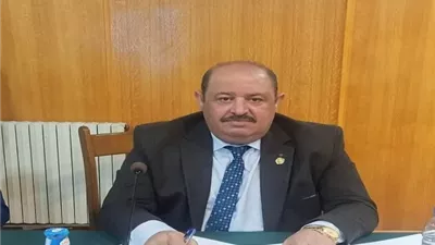 الدوكار: عمال النقل البري يدعمون السيسي في حماية الأمن القومى