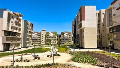 وزيرة الإسكان تتابع موقف تنفيذ المشروعات وملفات العمل بـ أكتوبر
