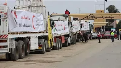 استئناف إدخال شاحنات المساعدات ضمن قافلة «زاد العزة» إلى قطاع غزة