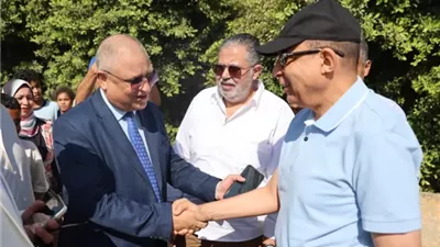 محافظ المنيا يتفقد التشغيل التجريبي لكوبري 