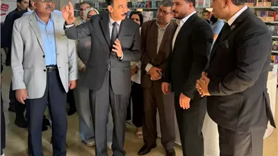 محافظ سوهاج يشيد بمعرض تنسيقية الأحزاب للكتاب