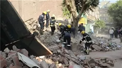 النيابة تعاين عقار روض الفرج المنهار وتأمر بتشكيل لجنة هندسية