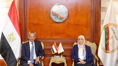 رئيسة النيابة الإدارية تستقبل وزير شؤون المجالس النيابية
