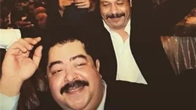 حكاية صداقة طارق عبد العزيز مع أبناء خالد صالح وعامر منيب