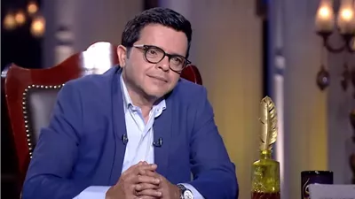 أشرف عبد الباقي ينعى شقيق محمد هنيدى