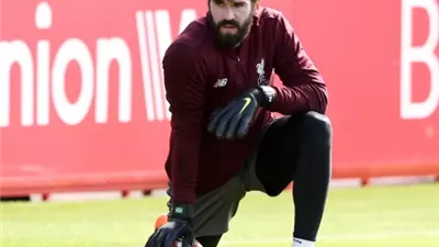 أليسون بيكر يعود لتدريبات ليفربول استعدادا للموسم الجديد