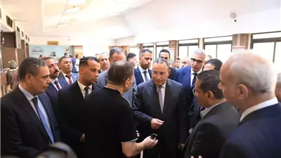 وزير التعليم العالي يتفقد مكتب التنسيق الرئيسي بجامعة القاهرة