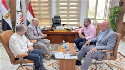 قيادات المجتمعات العمرانية تتابع الشئون المالية بالعبور الجديدة