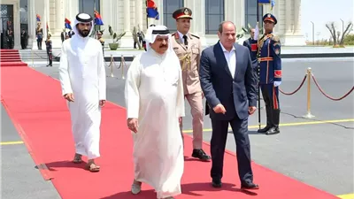 الرئيس السيسى يودّع ملك البحرين بمطار العلمين فى ختام زيارته لمصر