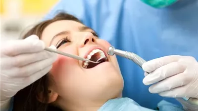 علامات في الفم قد تكشف أمراضًا خطيرة.. طبيبة تنصح بعدم تجاهلها