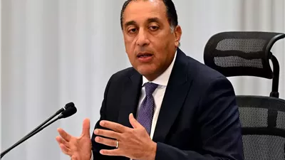 رئيس الوزراء يستعرض المنطقة المقترحة لإقامة المجمع الحكومي للخدمات الذكية