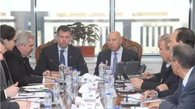 وزير النقل يستقبل نظيره المجري بالعاصمة الجديدة لبحث سبل التعاون