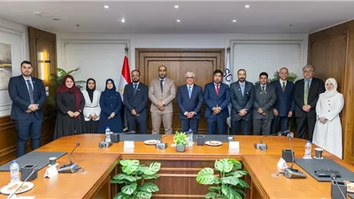رئيس الاقتصادية يستقبل وفدًا عُمانيًا لبحث فرص التعاون والاستثمار