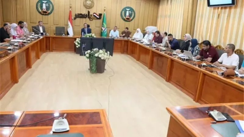 محافظ المنوفية خلال