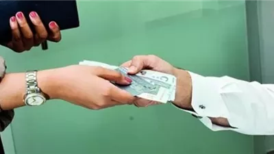 قول الشرع فى إجبار الزوجة على الإنفاق من راتبها فى البيت