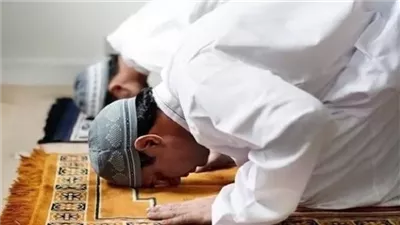شروط وجوب وصحة الصلاة..ومتى يُعفى عن الانحراف عن القبلة؟
