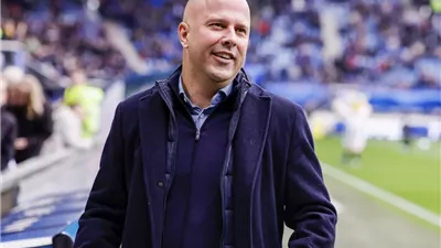 آرني سلوت يكشف حقيقة تدريب منتخب هولندا