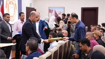 وزير العمل يشهد تسليم عقود جديدة لذوي الهمم في 3 شركات كبرى