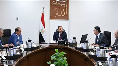 مدبولي يستعرض إجراءات فض التشابكات المالية بين «المالية» وهيئة السلع