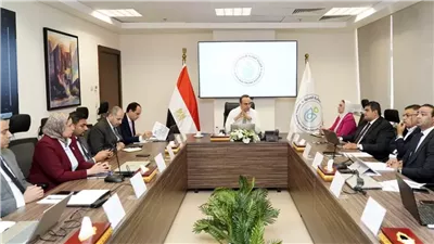 الرعاية الصحية توجه بتوفير مخزون استراتيجي من الأدوية والمستلزمات