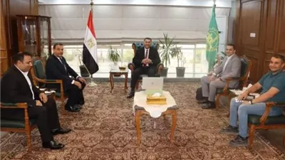 محافظ القليوبية يبحث مع 