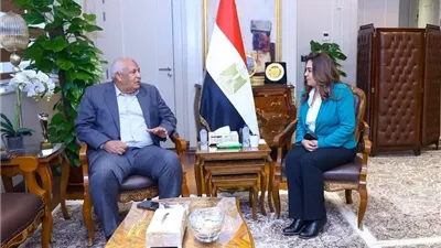 منال عوض تتابع مع محافظ مطروح ملفات التصالح والتقنين