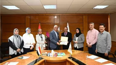 رئيس جامعة أسيوط يجتمع بمجلس مركز النيل للتنوير والإشعاع الثقافي