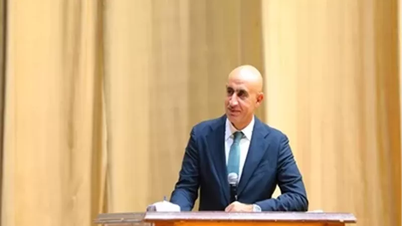 محمد عبد اللطيف وزير