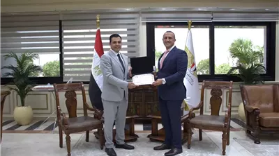 تكريم مديرى مبني الركاب 1 و 2 بمطار القاهرة .. تقديرًا لجهودهم