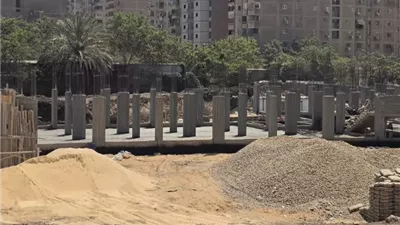 محافظ الجيزة يتابع معدلات تنفيذ مشروع مجمع المدارس