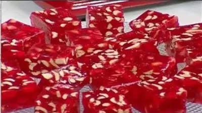 بمكونات بسيطة.. طريقة تحضير الملبن الأحمر لحلوى المولد
