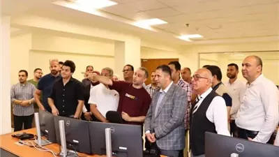 محافظ دمياط يتفقد مركز التحكم الآلي بشبكات توزيع الكهرباء