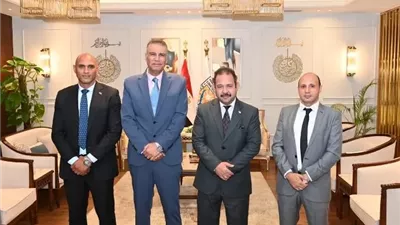 محافظ جنوب سيناء يبحث مع القومى للبحوث الفلكية سبل دعم التنمية