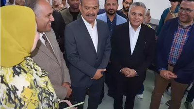 محافظ السويس يتفقد قسم الغسيل الكلوي بمستشفى الجامعة